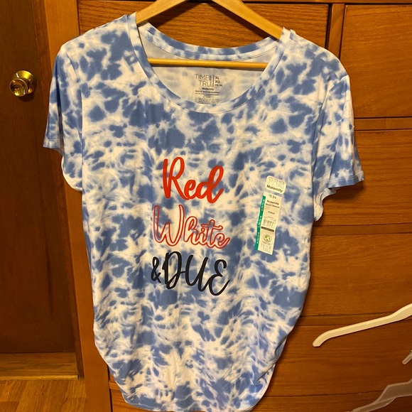 Time and Tru Tops - 💛2xHost Pick!💛 Red White & Due Maternity T-shirt